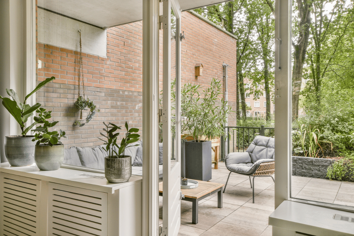 how to design outdoor living spaces